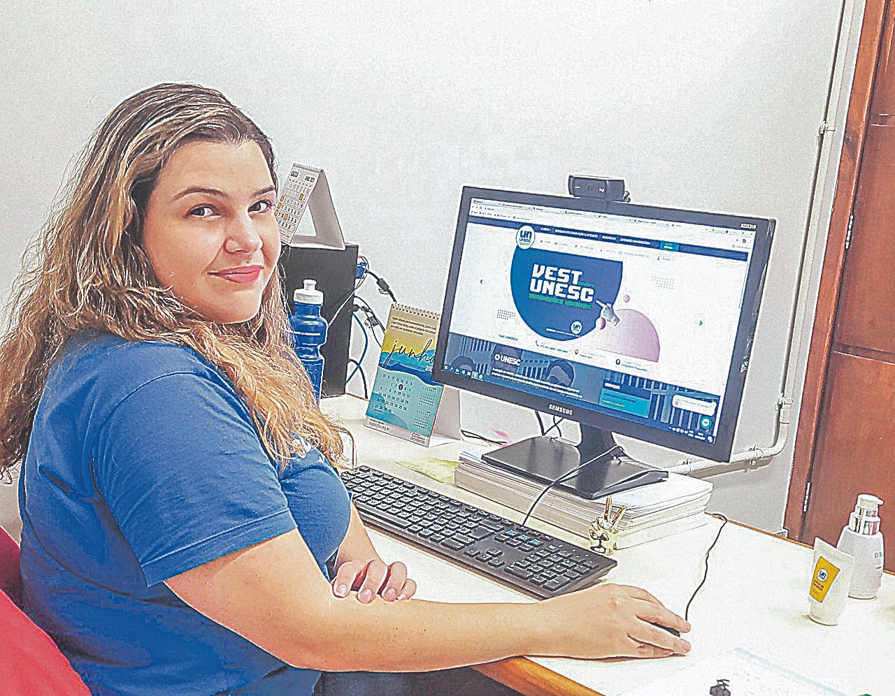 Karoline: “Busco evitar a mesma senha para vários sites. Se alguém conseguir uma, não vai acessar tudo” (Foto: Divulgação)