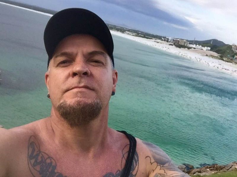 Wilker Zamprogno tem 49 anos e é tatuador. (Foto: Reprodução/Facebook)