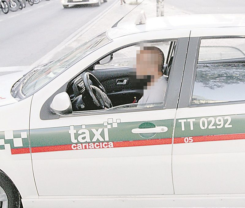 Até taxista anda sem cinto: pelo menos 24 motoristas por dia são autuados por estarem dirigindo sem o principal item de segurança do veículo (Foto: Leone Iglesias/ AT)