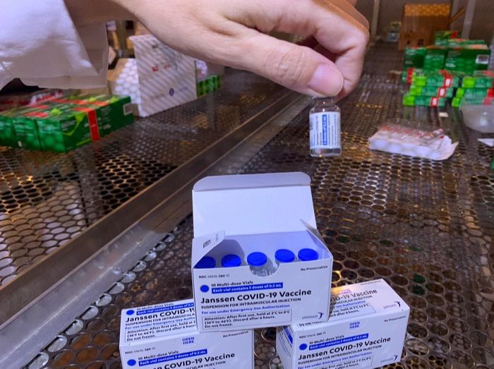 Dose da vacina Janssen (Foto: Divulgação Sesa)