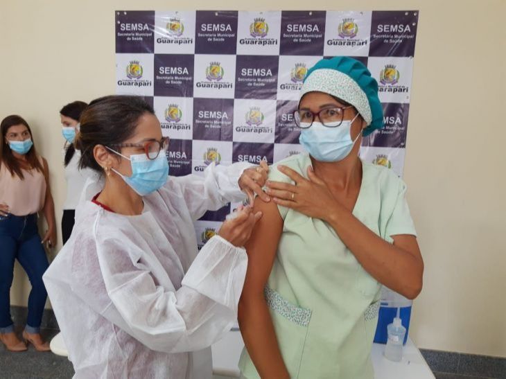 A auxiliar de serviços gerais da Unidade de Pronto Atendimento (UPA) de Guarapari Valdinete Monteiro dos Santos. (Foto: Roberta Bourguignon)