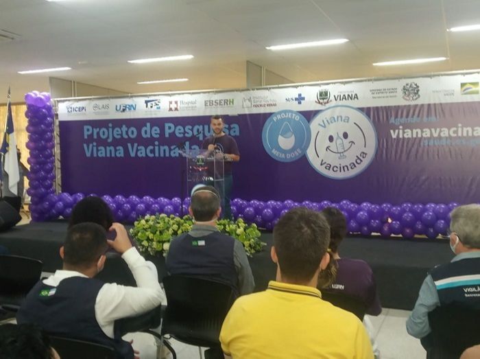Prefeito de Viana, Wanderson Bueno, deu início ao mutirão em evento neste domingo (Foto: Maria Fernanda Conti)