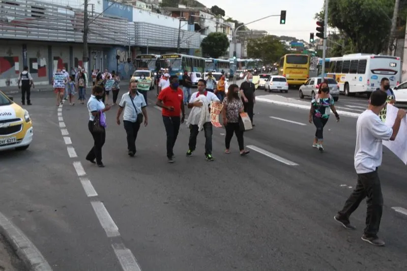 Imagem ilustrativa da imagem Cobradores de ônibus fazem protesto em Vitória e pedem volta ao trabalho