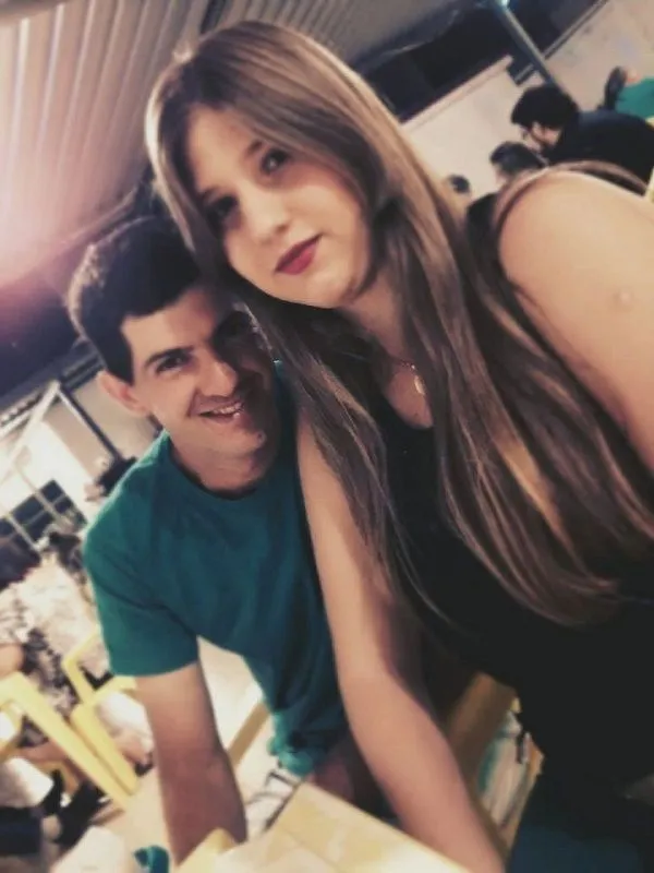 Imagem ilustrativa da imagem Mulher é presa por simular assalto e matar o marido com ajuda do amante