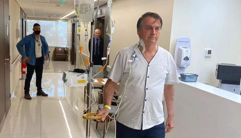 Imagem ilustrativa da imagem Cirurgia abriria espaço para novas obstruções, diz médico de Bolsonaro