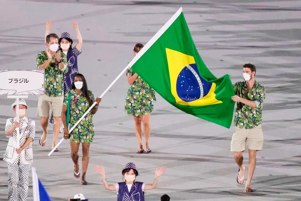 Imagem ilustrativa da imagem Brasil desfila com delegação curta na cerimônia de abertura das Olimpíadas