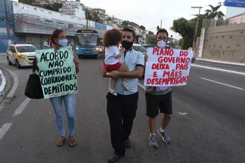 Imagem ilustrativa da imagem Cobradores de ônibus fazem protesto em Vitória e pedem volta ao trabalho