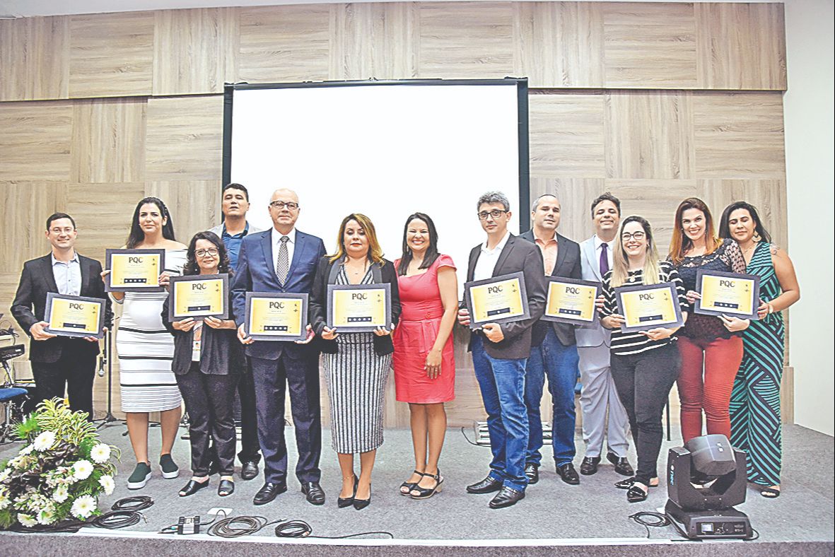 Entrega dos certificados às 13 empresas: desenvolvido pelo Sindicato das Empresas de Serviços Contábeis – Sescon, com o patrocínio do Sebrae, as organizações foram certificadas no Programa de Qualidade Contábil
