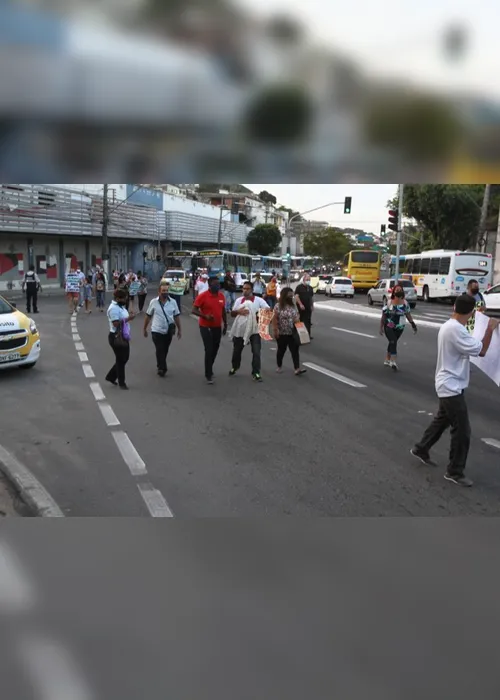 
          Imagem ilustrativa da imagem Cobradores de ônibus fazem protesto em Vitória e pedem volta ao trabalho
          
