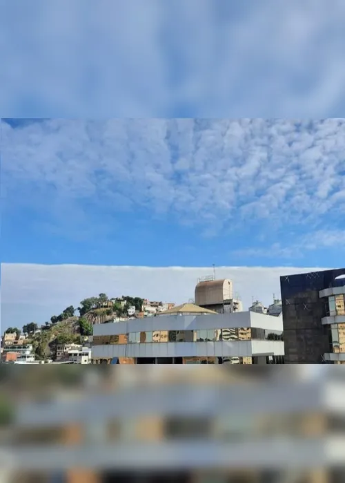 
          Imagem ilustrativa da imagem Nuvem gigante aparece na Grande Vitória. Veja fotos
          