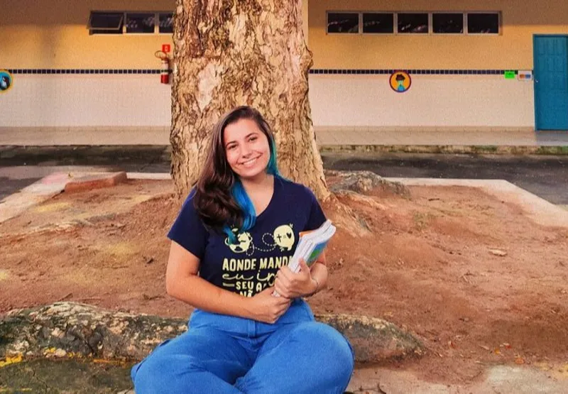 A estudante Vitória Altair Andreatta, 21 anos, é estagiária há quase dois anos em escola municipal