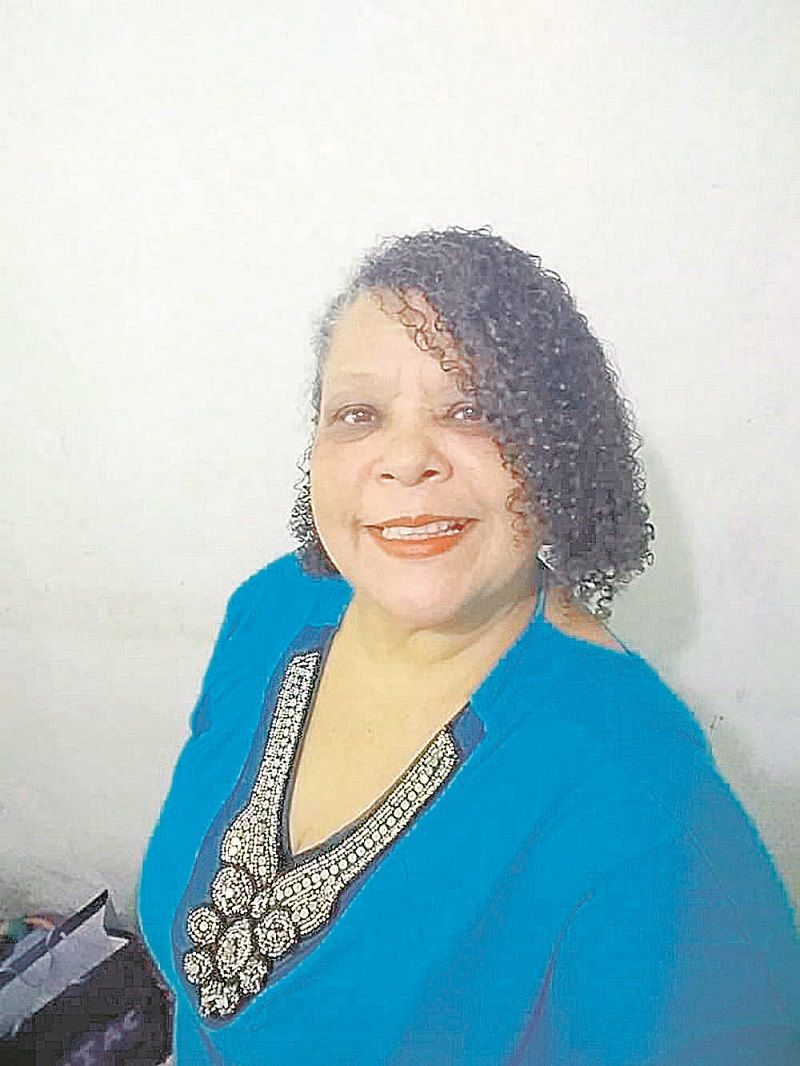 A dona de casa Eva Alves dos Reis solicitou a pensão pela morte do marido (Foto: Acervo pessoal)