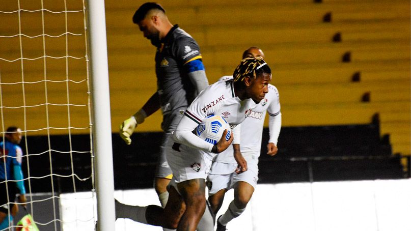 Abel Hernandez marcou de pênalti para o tricolor (Foto: Mailson Santana / FFC)