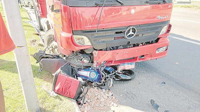 Acidente na BR-101, na Serra, em maio: morte de motoboy foi uma das 190 registradas nos primeiros 6 meses do ano (Foto: Beto Morais - 06/05/2021)