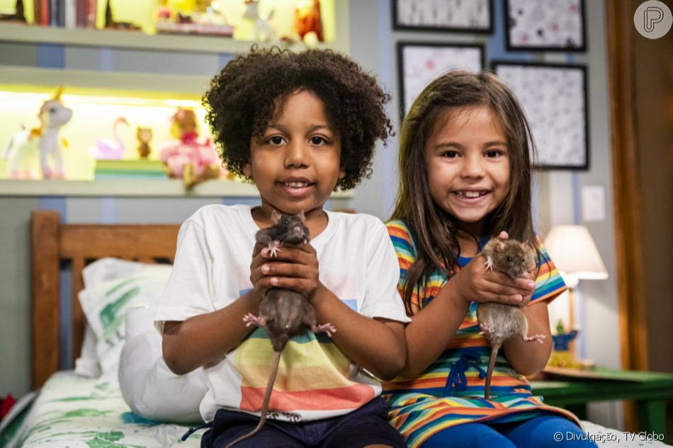 Ygor e Alice: diversão no set. (Foto: Paulo Belote/TV Globo)