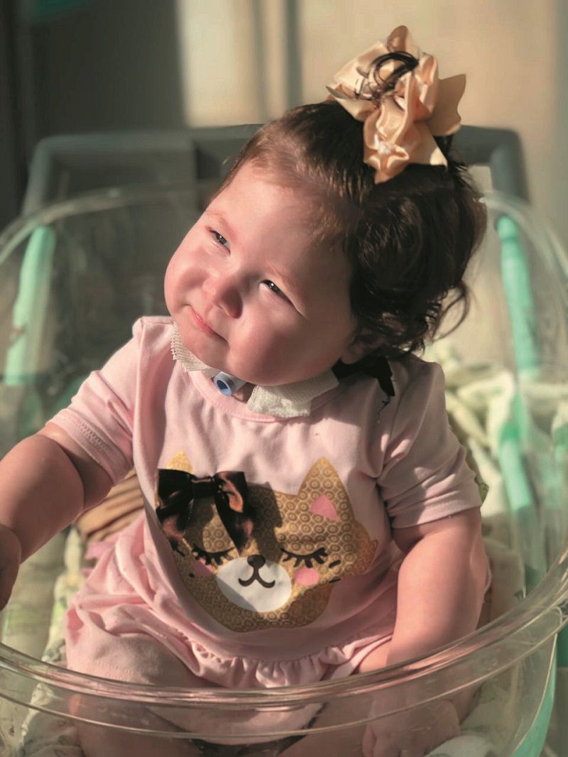 Alicia está na Unidade de Terapia Intensiva (UTI) Neonatal desde que nasceu (Foto: Acervo de família)