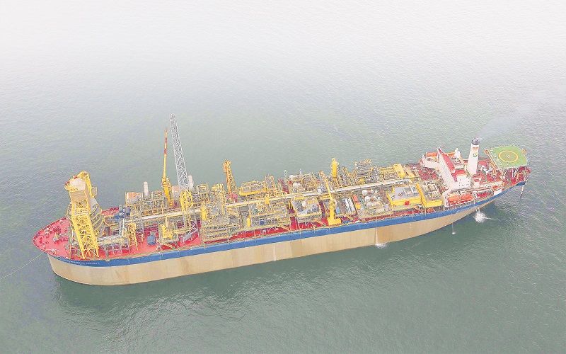 Navio-plataforma: União prevê arrecadação de R$ 45,25 milhões com a concessão das áreas de petróleo no Espírito Santo (Foto: Petrobras)