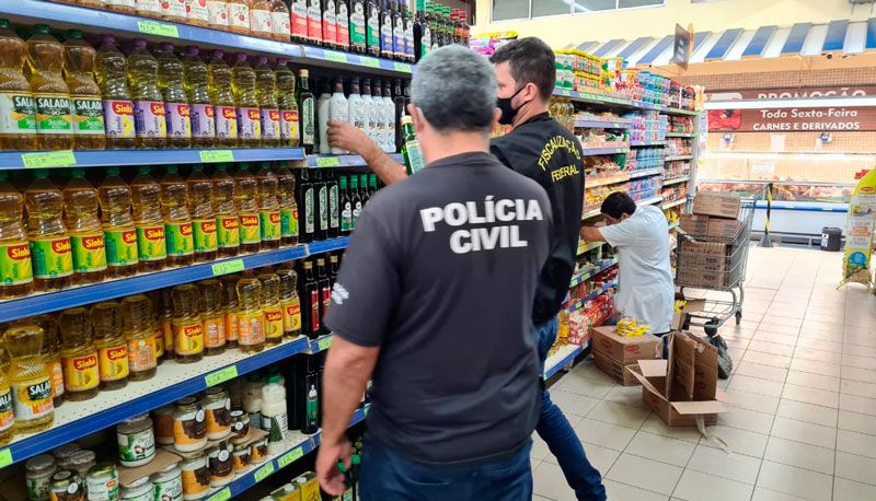 Marcas de azeite foram vistoriadas nas redes de supermercados (Foto: Divulgação / PCES)