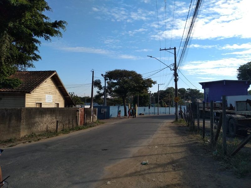 Rua onde bandidos foram baleados por policial em Sotema, Cariacica. (Foto: Fábio Nunes/AT)