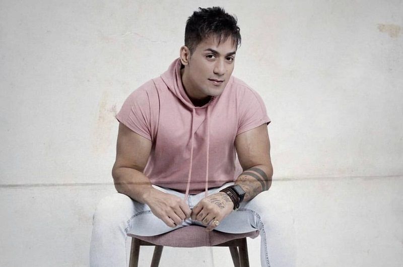 O cantor Tiago, da dupla sertaneja com Hugo, anunciou que vai fazer uma faloplastia, cirurgia que promete aumentar o órgão (Foto: Divulgação)