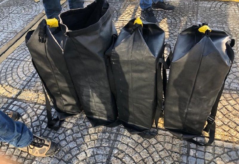 Sete pessoas foram presas em flagrante por tráfico internacional de entorpecentes, entre elas estão capixabas (Foto: Divulgação/ PF)