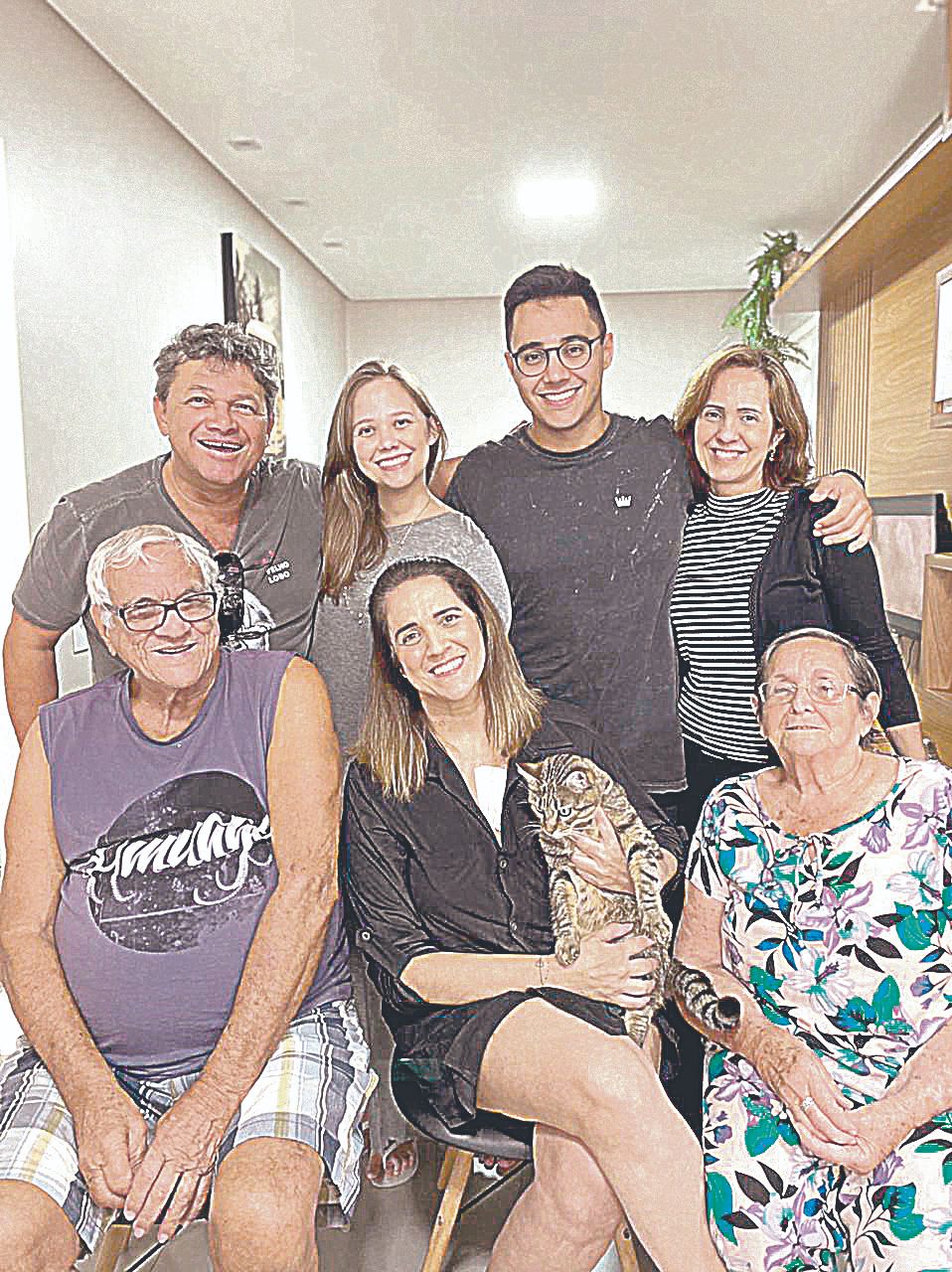 Cintia: felicidade ao lado da família (Foto: Acervo Pessoal)