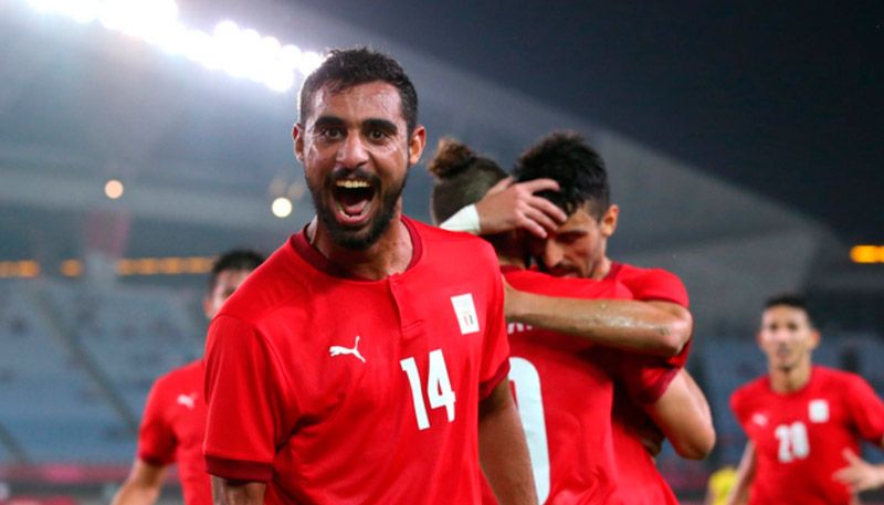 Jogadores comemoram a classificação no saldo de gols (Foto: Fifa.com)