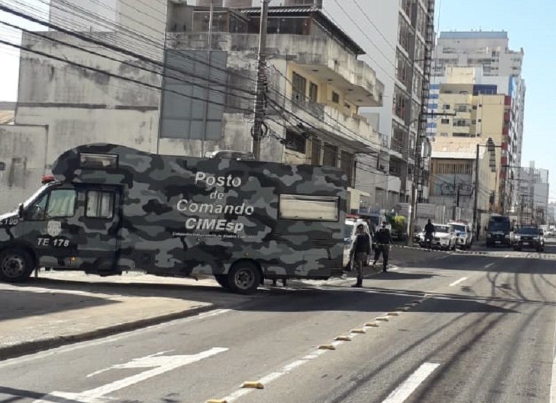 A Companhia Independente de Missões Especiais (CIMEsp) foi acionada e está no local negociando com o homem (Foto: Divulgação)