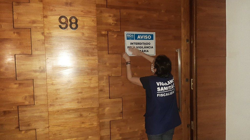 Estabelecimento foi interditado na madrugada deste sábado (Foto: Divulgação / Prefeitura do Rio)