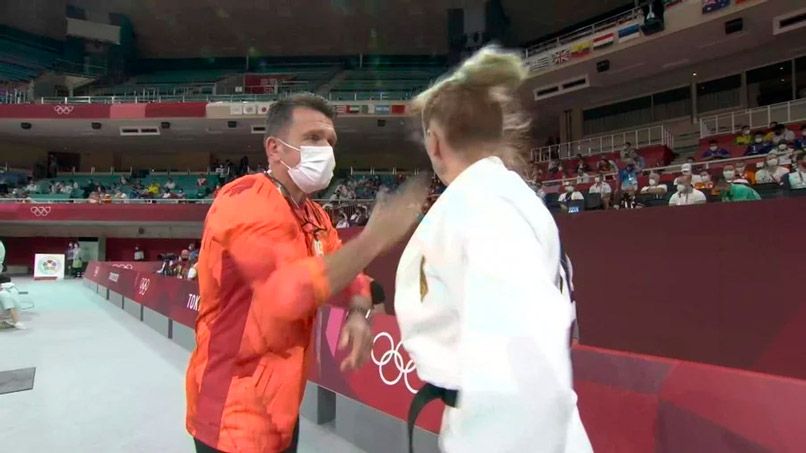 Martyna Trajdos e seu técnico Claudiu Pusa (Foto: Reprodução / Youtube)