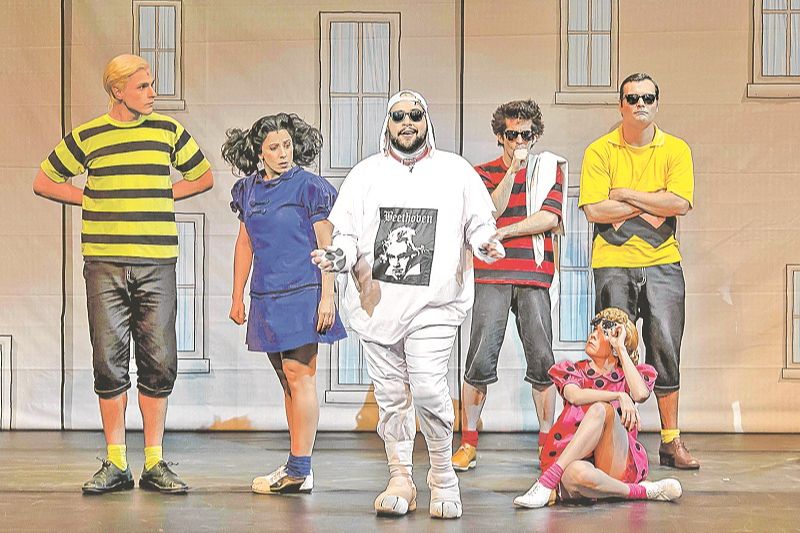 No musical "Meu Amigo Charlie Brown", Tiago Abravanel faz o papel do divertido Snoopy. (Foto: Divulgação)