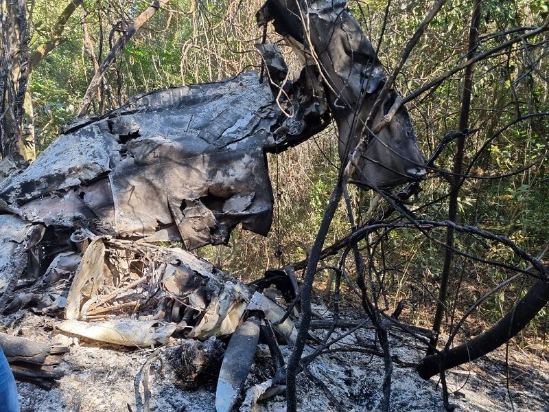 A aeronave ficou completamente destruída após o acidente (Foto: Roberta Bourguignon)