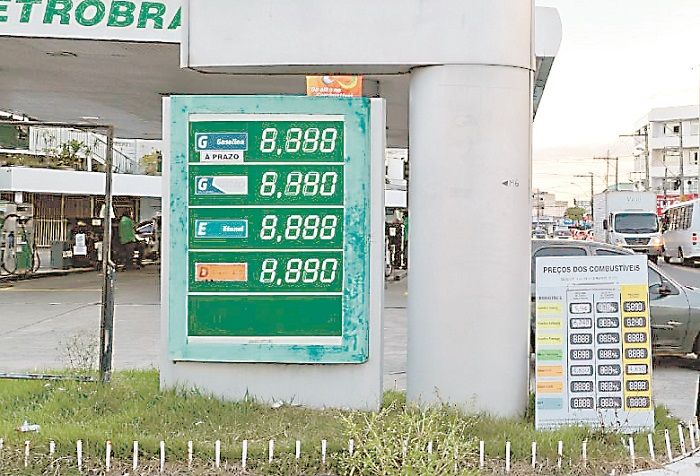 Posto onde foi identificado preço de R$ 6,34 pelo litro da gasolina comum (Foto: Roberta Bourguignon)