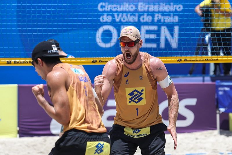 O capixaba Alison Cerutti, vôlei de praia, representa o Estado pela 3ª em Olimpíadas (Foto: Divulgação/ CBV)