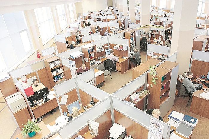 Trabalho em repartição pública: proposta afeta os futuros servidores, que poderão ser demitidos mais facilmente (Foto: Divulgação)