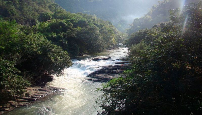 Rio Jucu, na Região Serrana (Foto: Divulgação / Cesan)