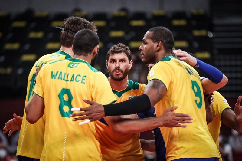 Jogadores comemoram após pontuação contra a Tunísia (Foto: Gaspar Nóbrega/COB)
