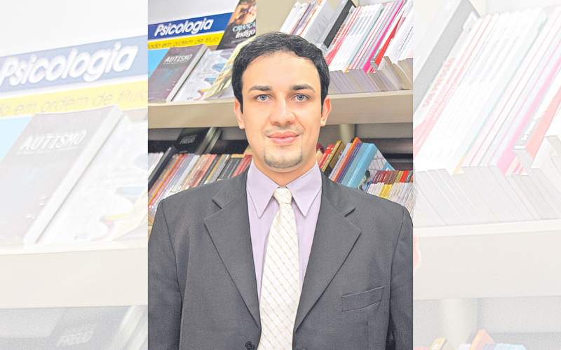 Thiago de Almeida é doutor em Psicologia (Foto: Divulgação)