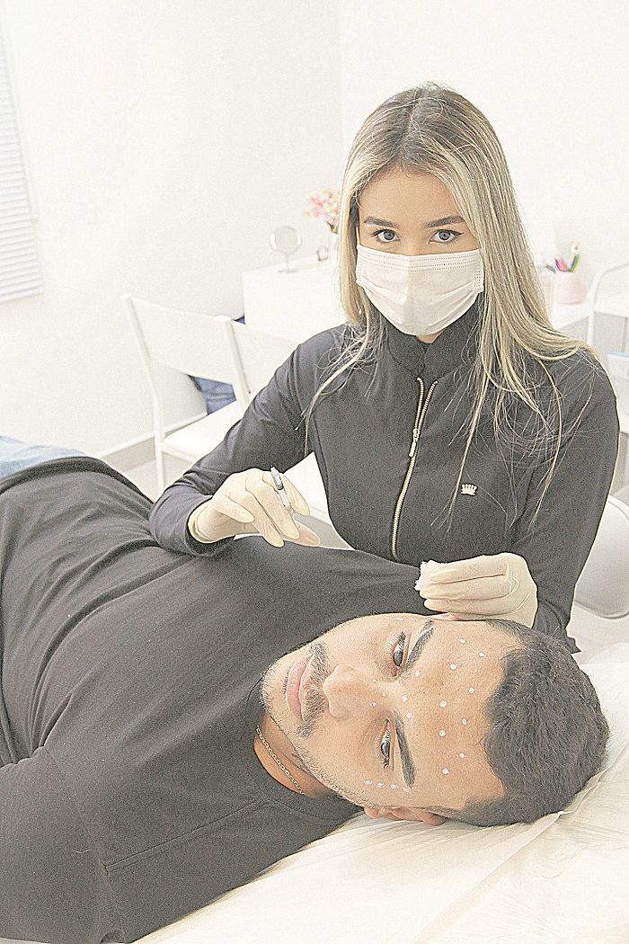 Biomédica Nurya Gonçalves com Victor Afonso: preconceito ficou de lado (Foto: Beto Morais/AT)