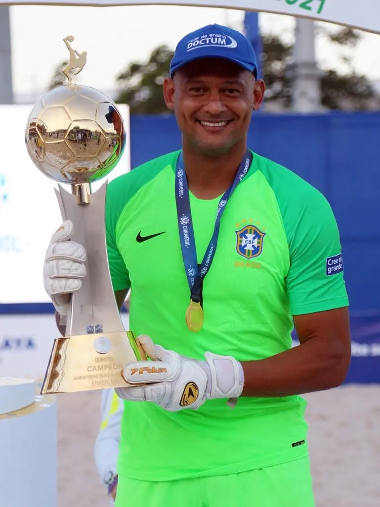 Imagem ilustrativa da imagem Goleiro capixaba é convocado para seleção brasileira de futebol de areia