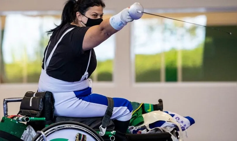 Mônica Santos e Vanderson Chaves não passaram da fase classificatória da esgrima em cadeira de rodas