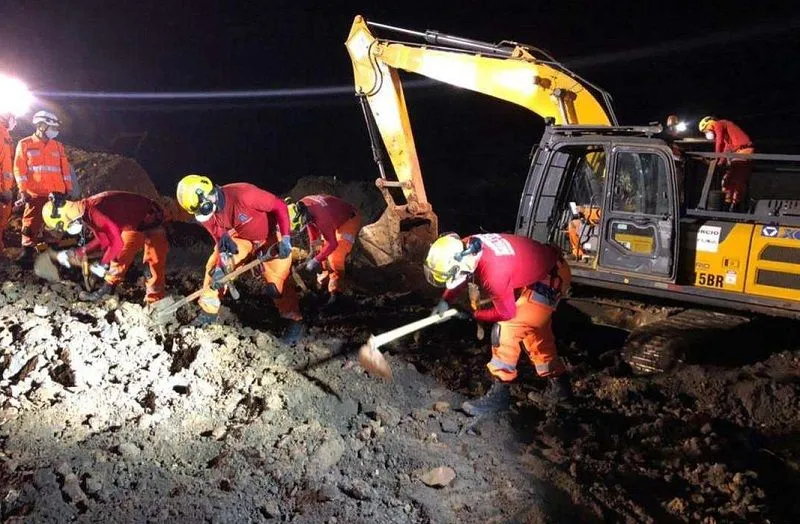 Imagem ilustrativa da imagem Bombeiros encontram corpo após 942 dias de buscas em Brumadinho