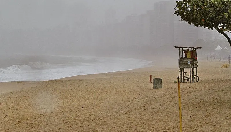 Imagem ilustrativa da imagem Nova frente fria traz chuva e derruba temperaturas esta semana no Estado