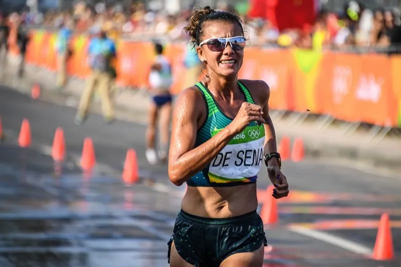 Imagem ilustrativa da imagem Perto de medalha, Erica Sena recebe punição e termina a marcha em 11º lugar