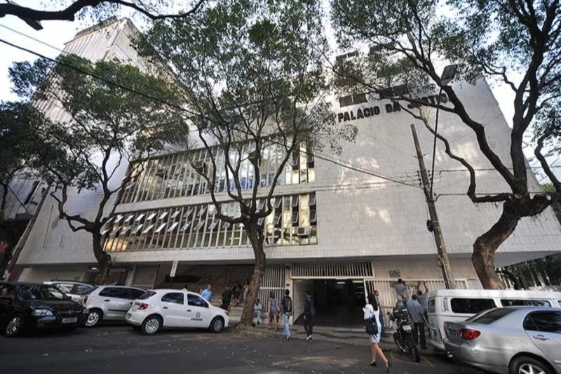 Imagem ilustrativa da imagem Vídeos que mostram assassinato de Gerson Camata levam comoção a julgamento