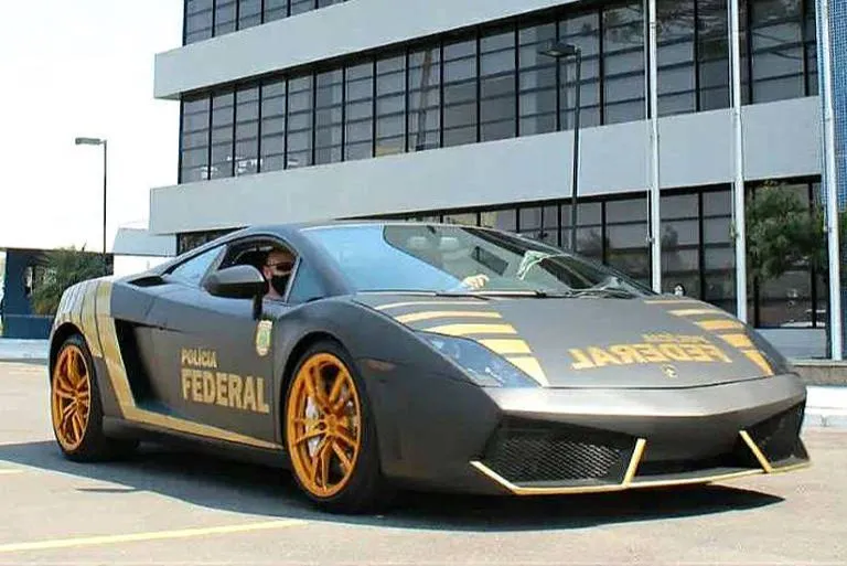 Imagem ilustrativa da imagem Lamborghini de R$ 800 mil vira viatura de Polícia Federal
