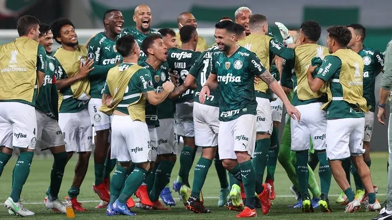 Imagem ilustrativa da imagem Palmeiras quebra escrita contra o São Paulo na Libertadores e volta à semifinal