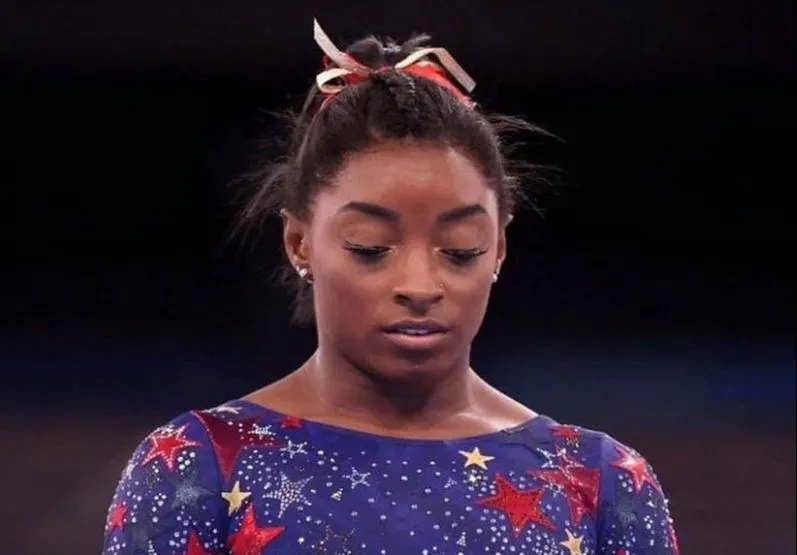 Imagem ilustrativa da imagem Simone Biles fica com o bronze na trave; chinesa leva o ouro