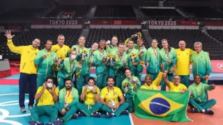 Imagem ilustrativa da imagem Seleção feminina de vôlei perde para os EUA e fica com sua 1ª prata em Olimpíadas