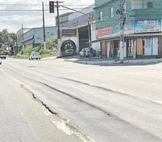 Imagem ilustrativa da imagem Valas no asfalto